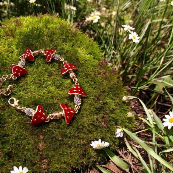 Mushroom bracelet adjustable red and gold enamel bracelet Toadstool rhinestones - Picture 13 of 17